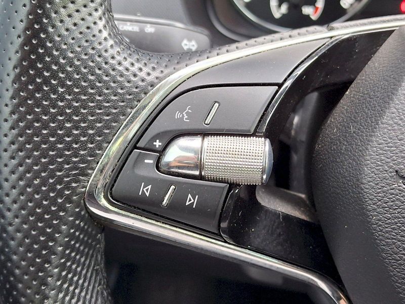 Škoda Fabia (2022) Combi DSG Black Edition 1,0TSi - fotka 17 z 32