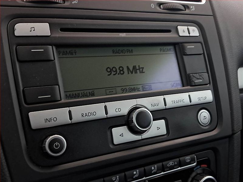 Volkswagen Golf (2009) 1.6, Tempomat - fotka 13 z 15