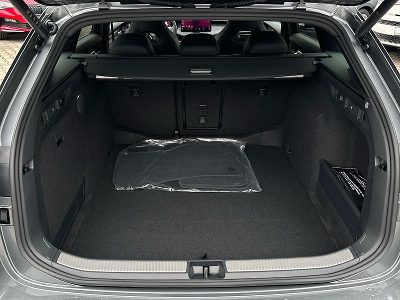 Škoda Superb Combi Sportline 2,0 TDI 110 kW - fotka 15 z 24