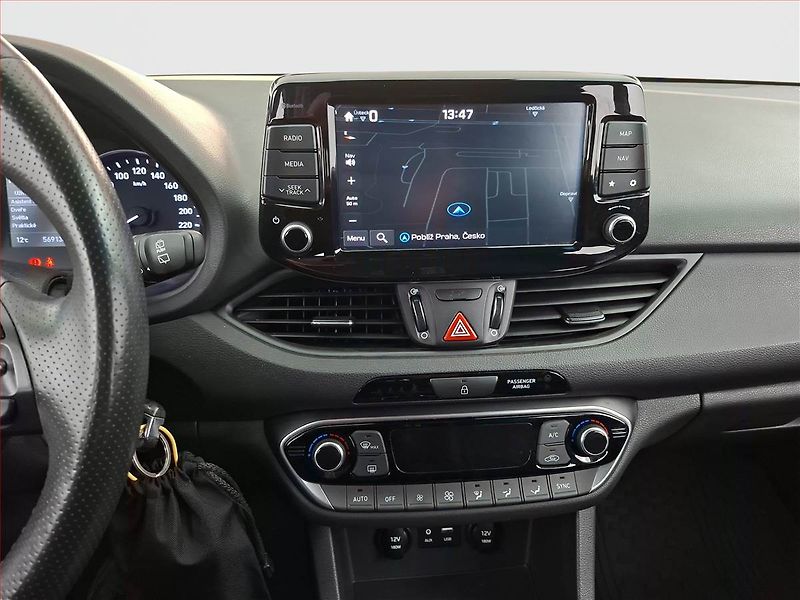 Hyundai i30 (2019) 1.4 T-GDI, Automat, Serv.kniha - fotka 12 z 23
