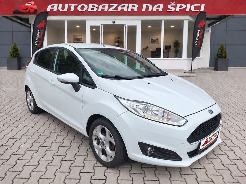Ford Fiesta (2016) 1.25i 60kW -PARK.KAMERA - fotka 2 z 36