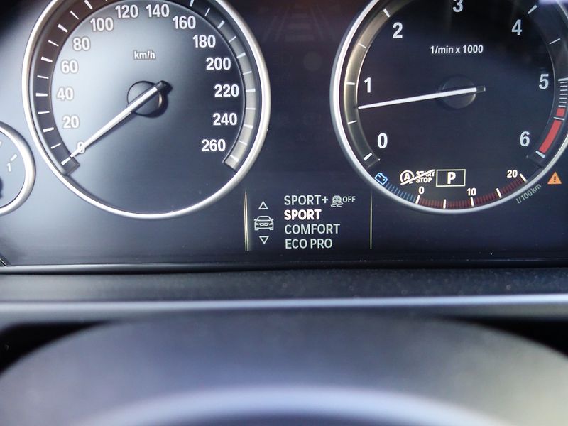 BMW X5 (2014) 4.0D*XD*M-PAKET*WEBASTO*1M*CZ! - fotka 37 z 50