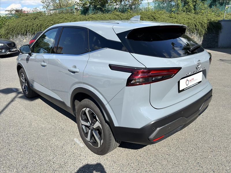 Nissan Qashqai 1,3 i AT N-Connecta - fotka 3 z 43