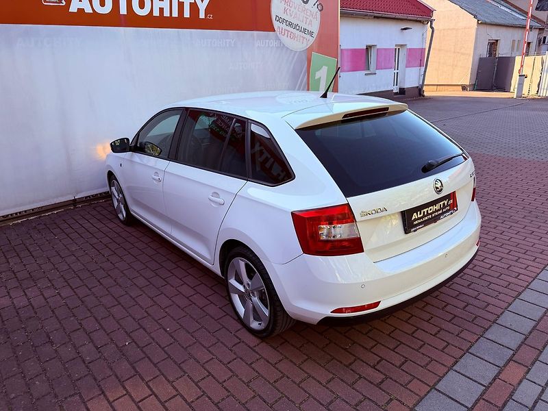 Škoda Rapid 1.4 TSi Elegance DSG, 1.Maj - fotka 8 z 25