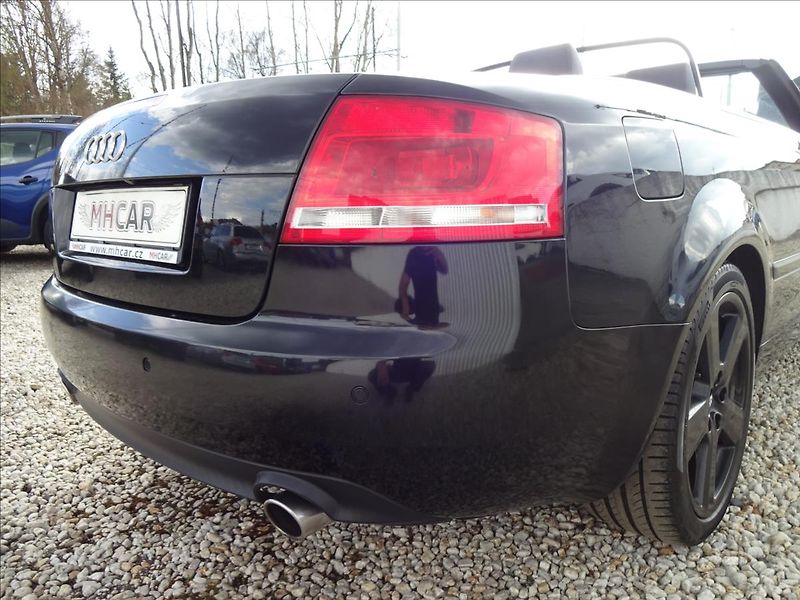 Audi A4 1,8 T CABRIO !AKČNÍ CENA! - fotka 26 z 51
