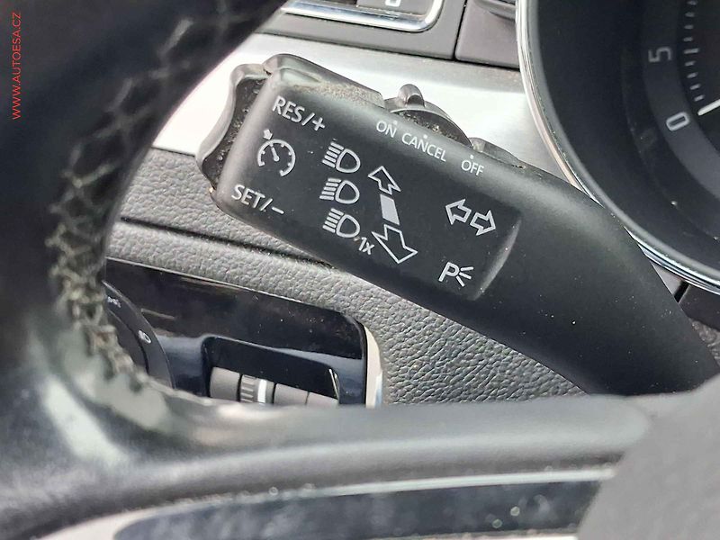 Škoda Superb (2015) 2.0 TDi, Elegance, +kola - fotka 16 z 20