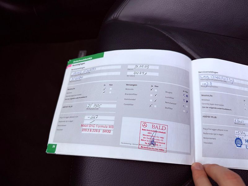 Mercedes-Benz SLK 350 Manuál, 80 tkm, Serviska - fotka 27 z 34