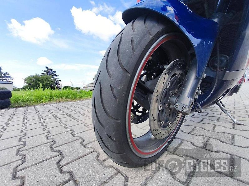 Kawasaki ZZR 600 (1992) - fotka 10 z 12