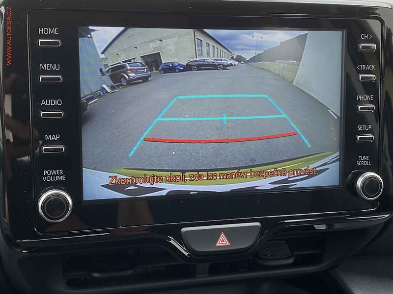 Toyota Yaris Cross (2022) 1.5 VVT-i, 1.maj,ČR, Dynamic - fotka 19 z 20