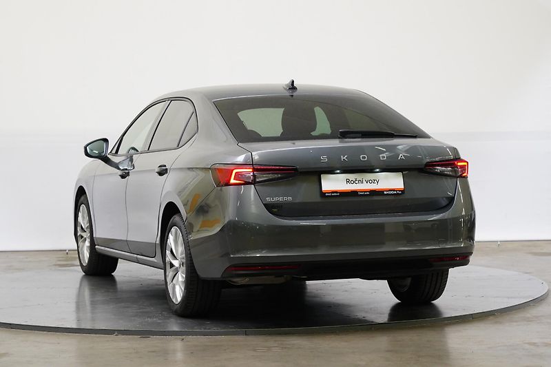 Škoda Superb - fotka 4 z 6