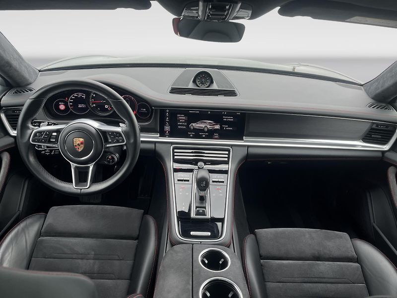 Porsche Panamera (2019) GTS - fotka 20 z 30