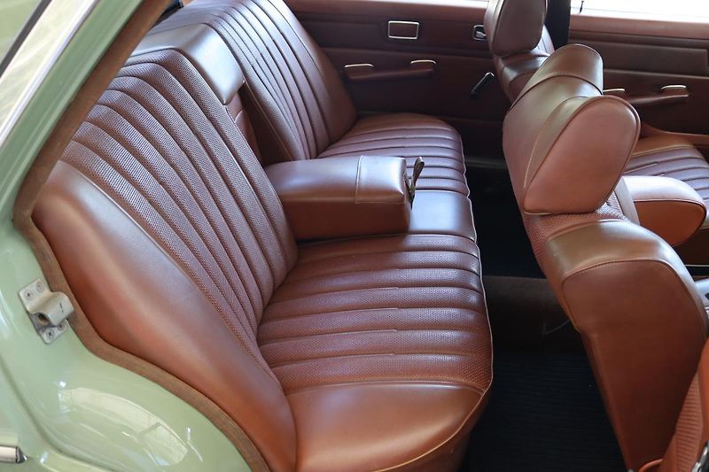 Mercedes-Benz 115 W115 230.4 manuál - fotka 42 z 50