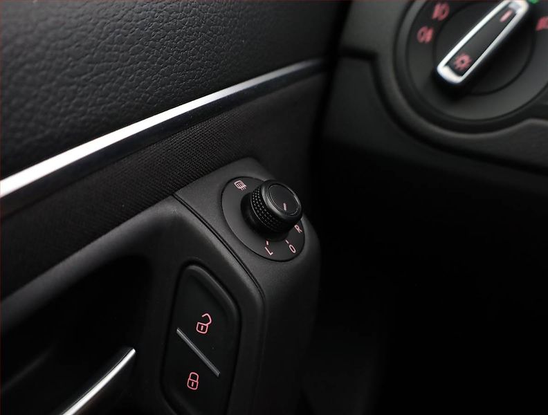 Volkswagen Polo (2016) 1.2 TSI, Automat, ČR,1.maj - fotka 17 z 18