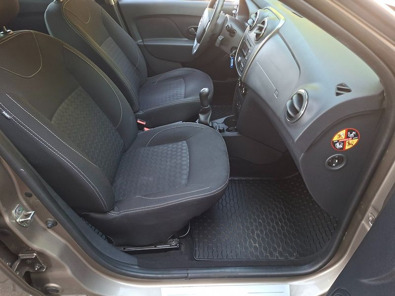 Dacia Sandero (2014) 1.2i 55kW -KLIMA-NOVÉ V ČR - fotka 22 z 36