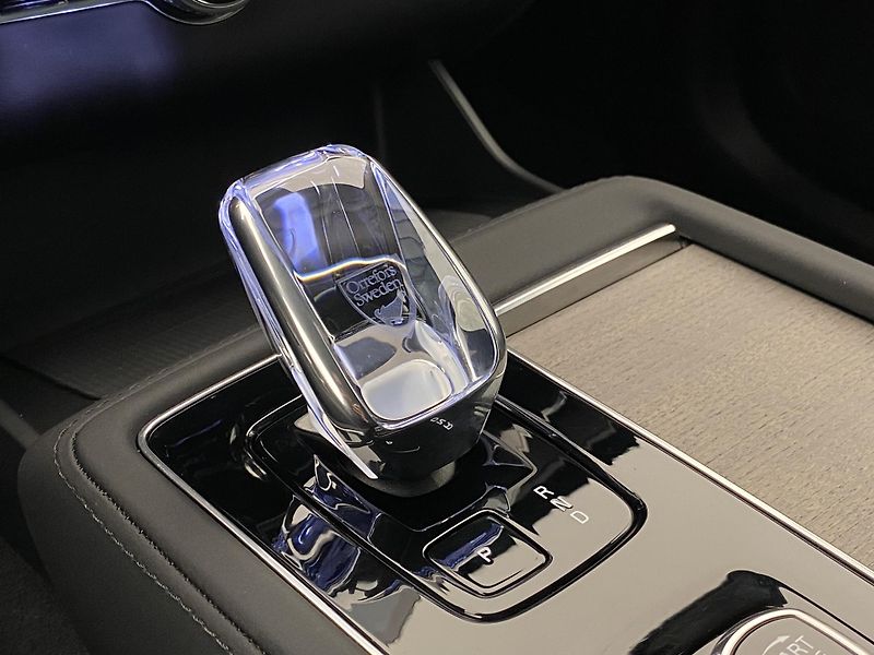 Volvo XC90 T8 AWD RECHARGE DARK REZERVACE - fotka 28 z 67