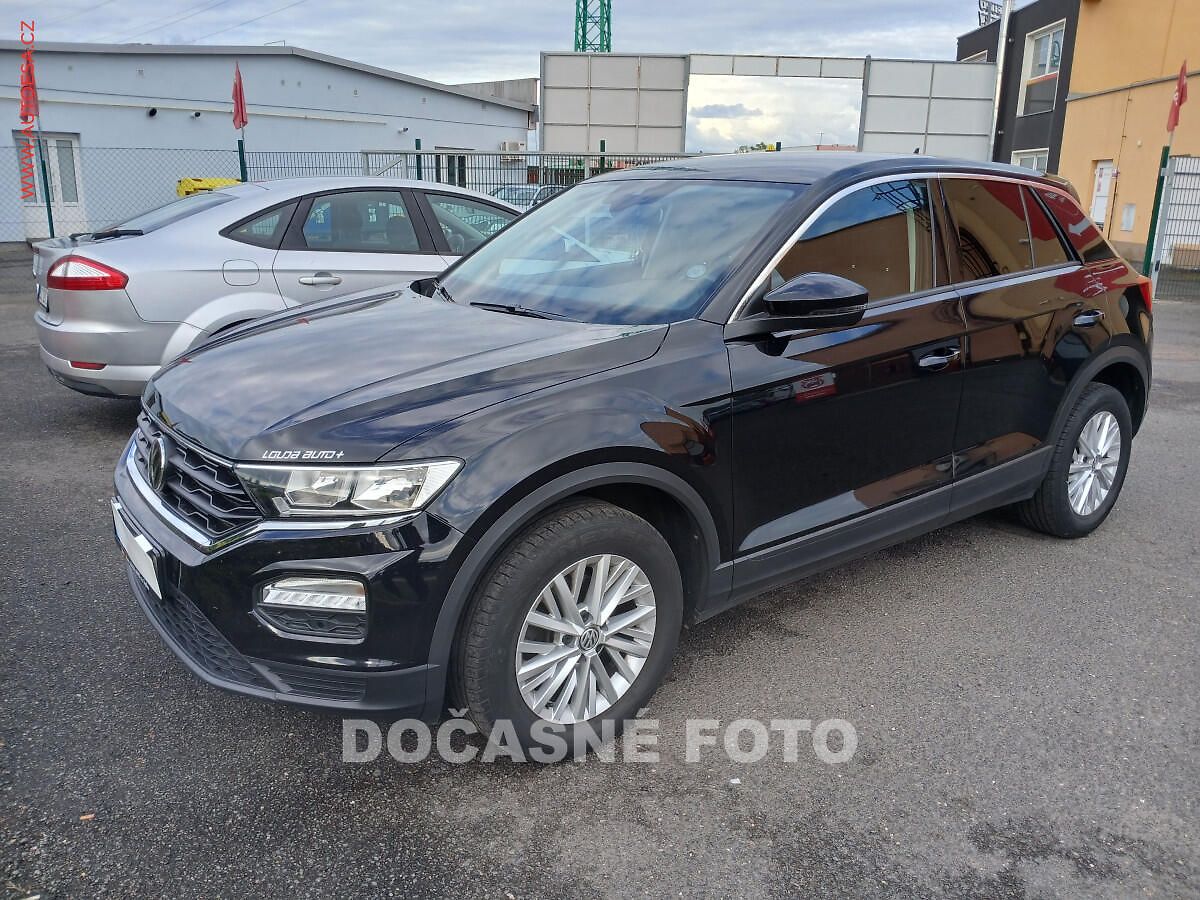 Volkswagen T-Roc 1.0TSi, ČR, AC, tažné