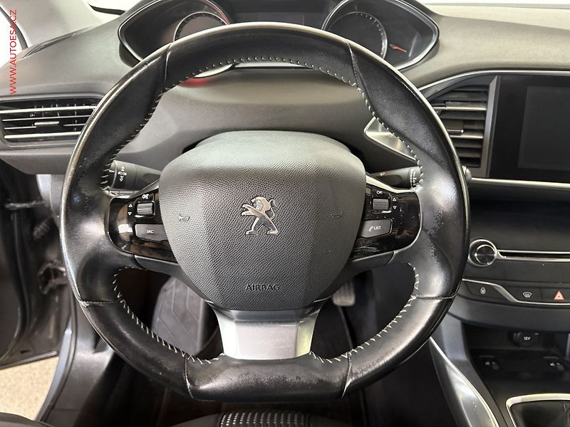 Peugeot 308 (2016) 2.0 HDi SW, 1.maj,ČR, Allure - fotka 16 z 17