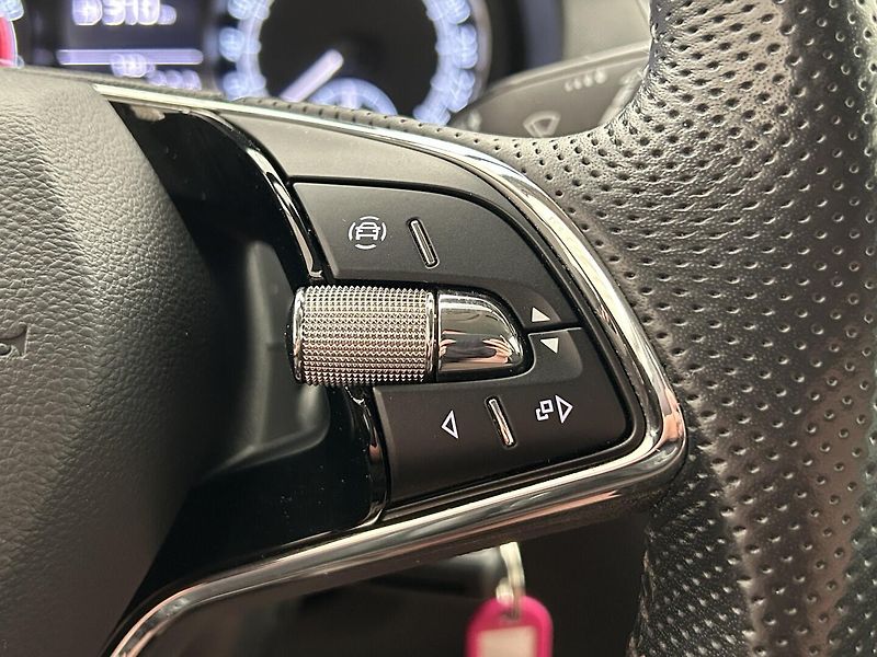 Škoda Fabia 1.0 TSI  Ambition   Plus - fotka 21 z 29