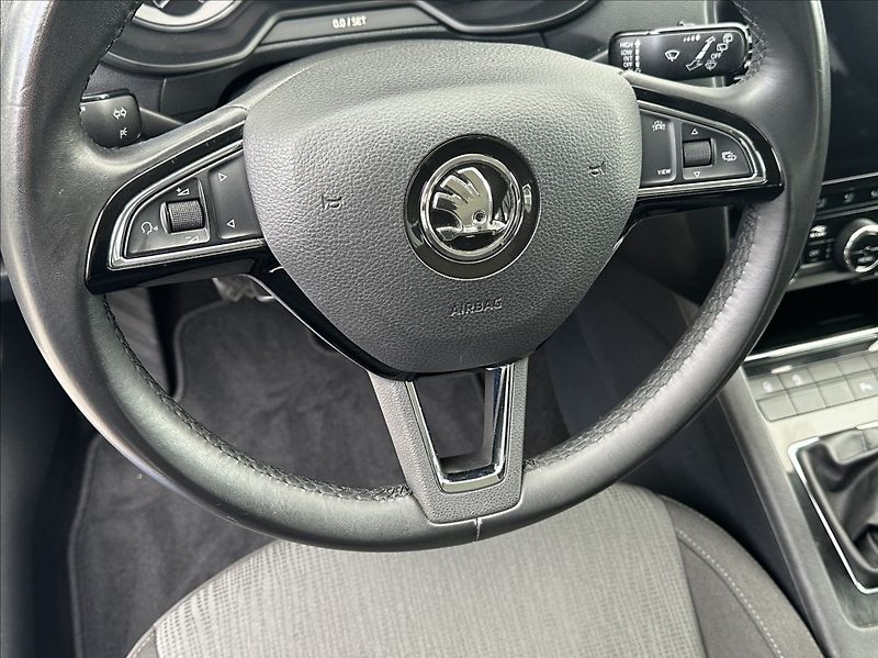 Škoda Octavia 2,0 TDI 150PS  Style M/T - fotka 30 z 54