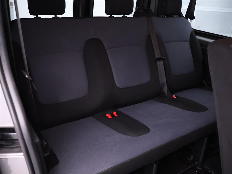 Opel Vivaro 1,6 CDTI 92kW 9-Míst Klima - fotka 13 z 25