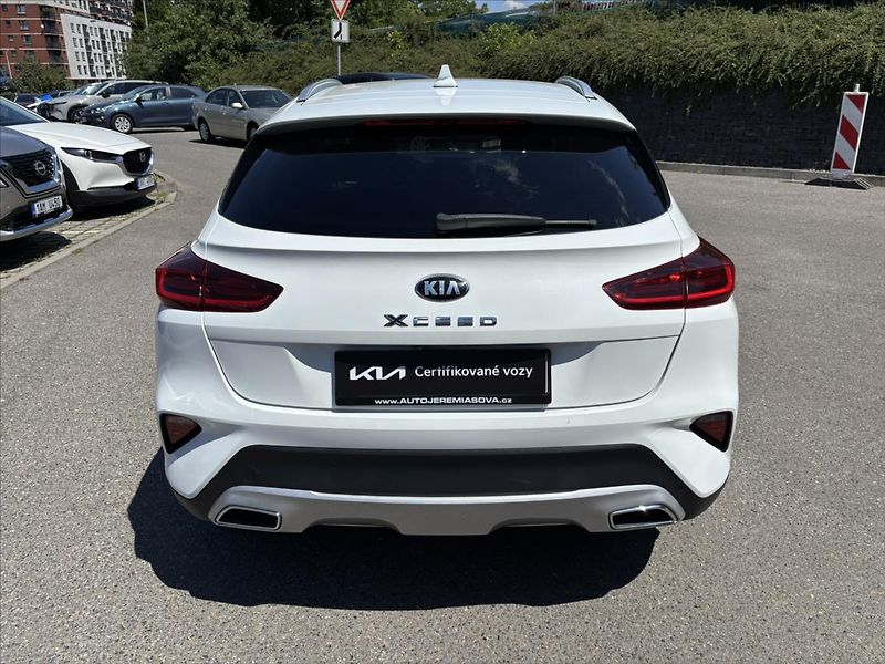 Kia XCeed 1,5 TGDi TOP ZÁRUKA KAMERA NAV - fotka 4 z 43