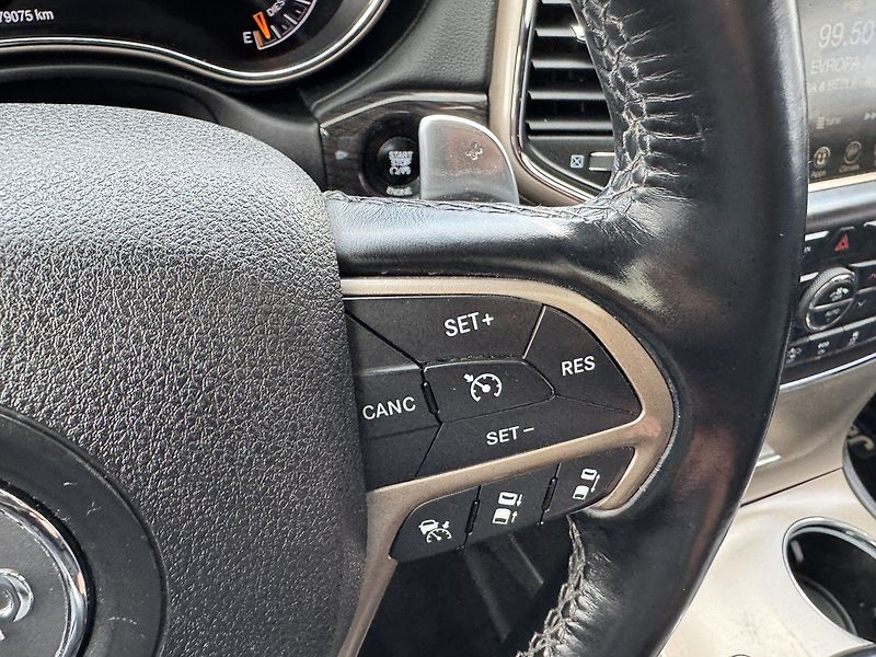 Jeep Grand Cherokee (2014) 3.0CRD Navi Kůže Vzduch Pano - fotka 8 z 50