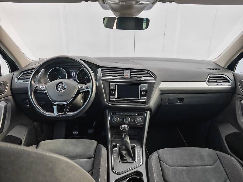 Volkswagen Tiguan Trendline 6G 2,0TDI - fotka 5 z 22