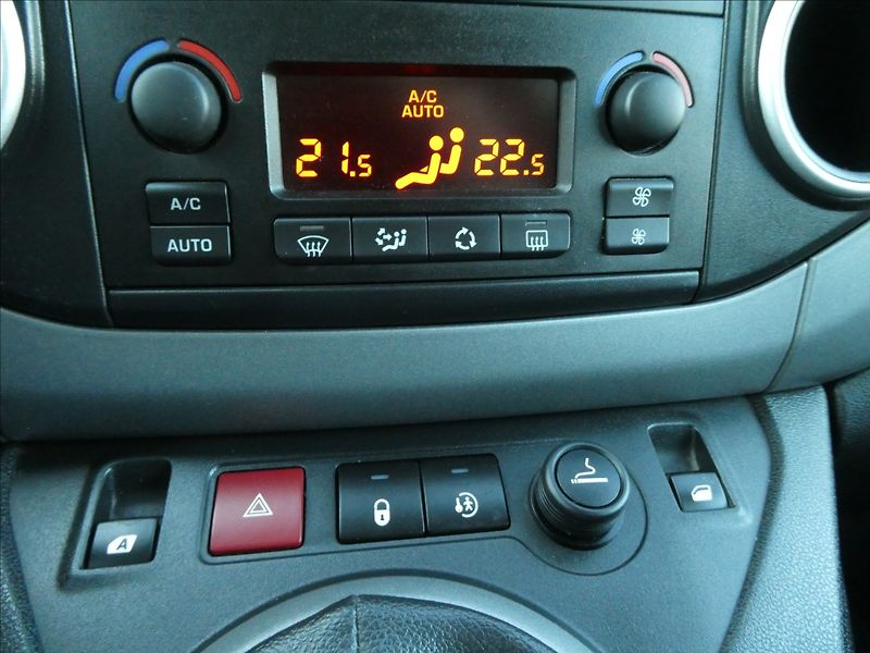Citroën Berlingo 1,2 PT 81kW Multispace Panoram - fotka 33 z 47
