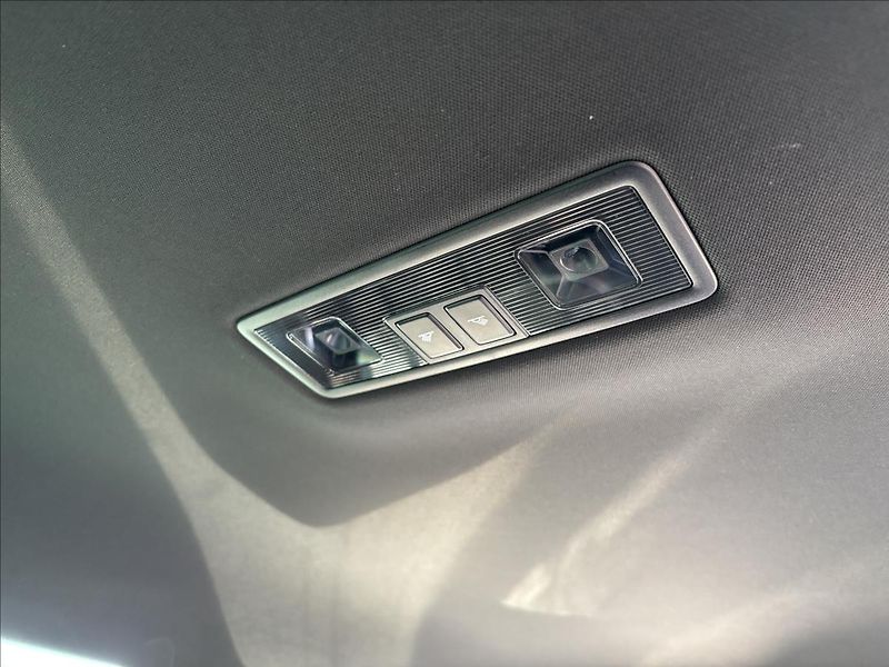 Volkswagen Passat 2,0 TDI 147kW Elegance DSG - fotka 20 z 46