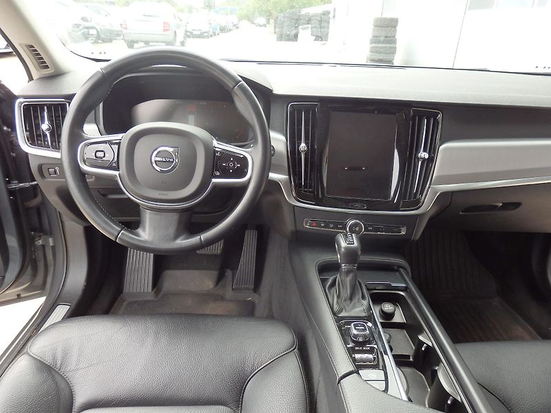 Volvo V90 2.0 D5 AWD NAVIGACE - fotka 11 z 17