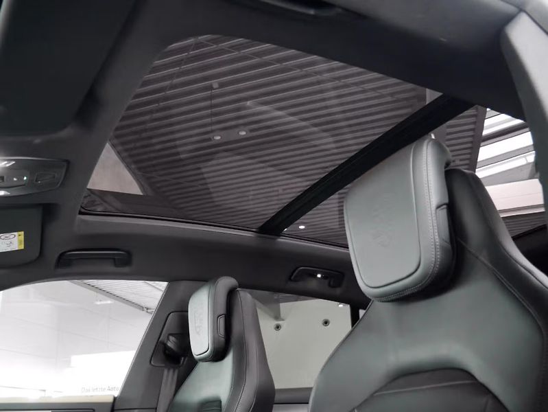 Porsche Cayenne Electric Pano HuD 360 Chrono T - fotka 18 z 22