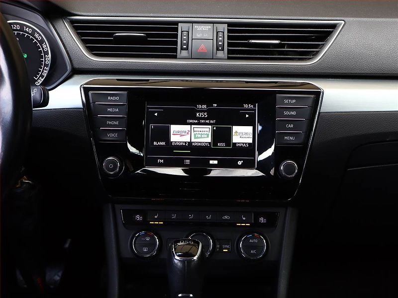 Škoda Superb (2016) Style 2.0 TDI, Automat - fotka 10 z 18