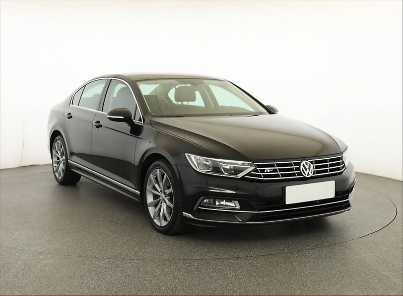 Volkswagen Passat (2018) Highline 2.0 TDI, Kůže - fotografie inzerátu