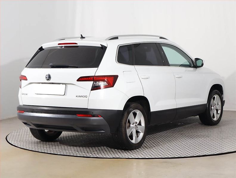 Škoda Karoq (2018) Style 1.5 TSI, Navi, Tempomat - fotka 5 z 16