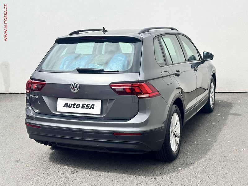 Volkswagen Tiguan (2020) 1.5 TSi, Trendline, LED, +ALU - fotka 4 z 17