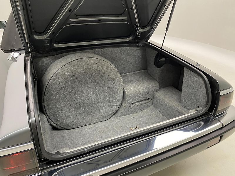 Jaguar XJS CONVERTIBLE 4.0 R6 AUT 1.maj - fotka 5 z 42