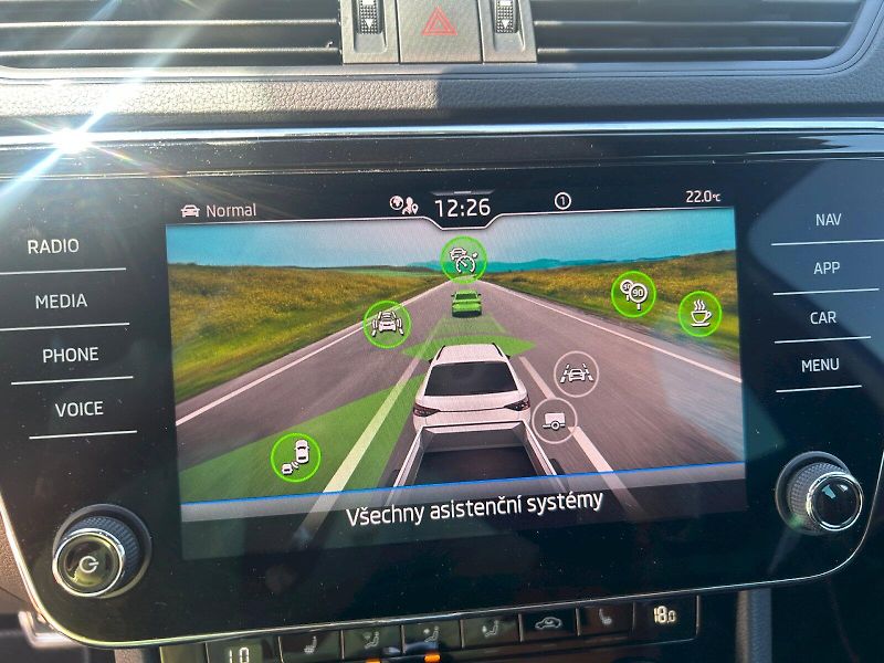 Škoda Superb (2023) COM GRT SPO4X4 TD 140/2.0 A7A - fotka 33 z 33