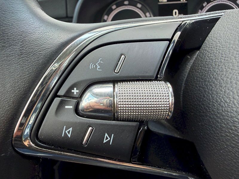Škoda Scala (2022) 1.5 TSI 110kW Style Full-LED - fotka 12 z 35