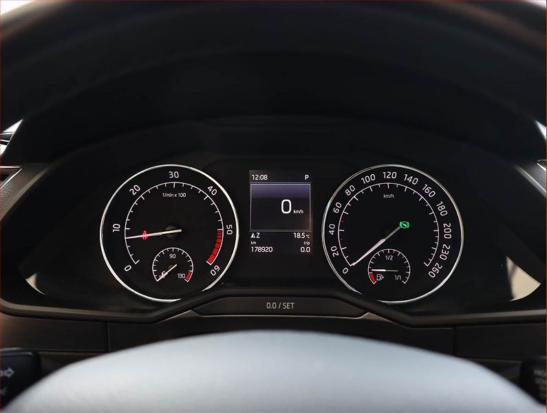 Škoda Superb (2016) 2.0 TDI, Automat, Serv.kniha - fotka 11 z 23