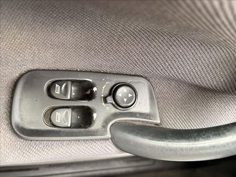 Alfa Romeo 147 1,9 JTD 85kW - fotka 20 z 21