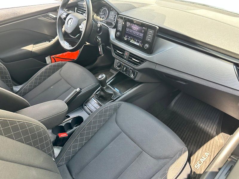 Škoda Scala (2023) 1.0 TSI 81kW Ambition - fotka 7 z 23