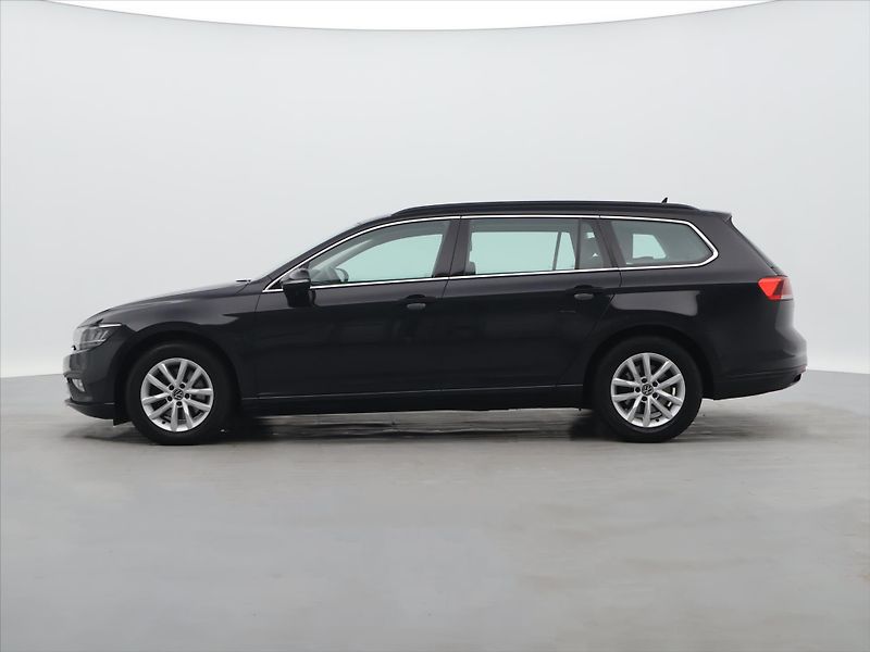 Volkswagen Passat 2,0 110kW BMT DSG Business Var - fotka 4 z 37