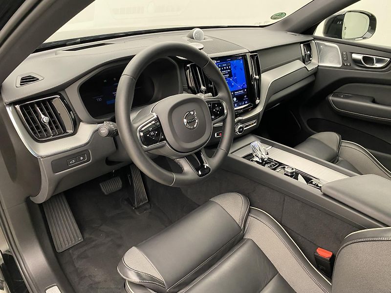 Volvo XC60 AWD POLESTAR AUT CZ 1.maj - fotka 4 z 65