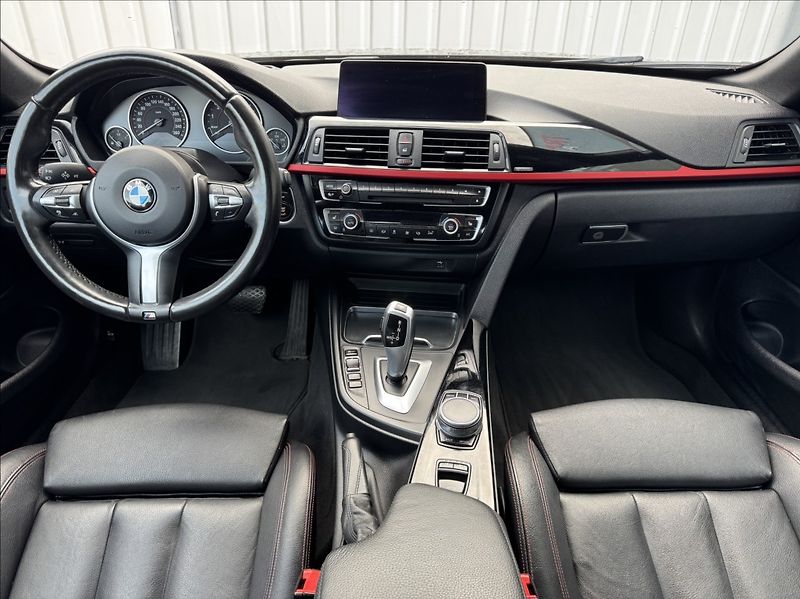 BMW Řada 4 2,0 430i xDrive Cabrio M-paket - fotka 28 z 50