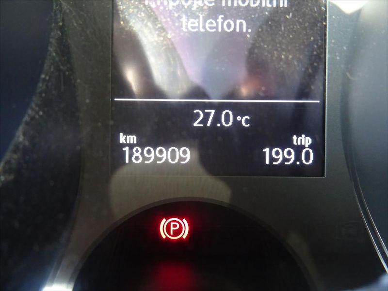 Volkswagen Touran 2,0 TDi 110 kW DSG - fotka 21 z 34