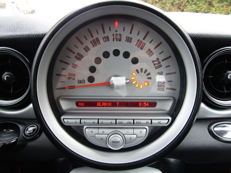 Mini One (2009) 1.4 16v 55kW  NOVÁ SPOJKA - fotka 27 z 33