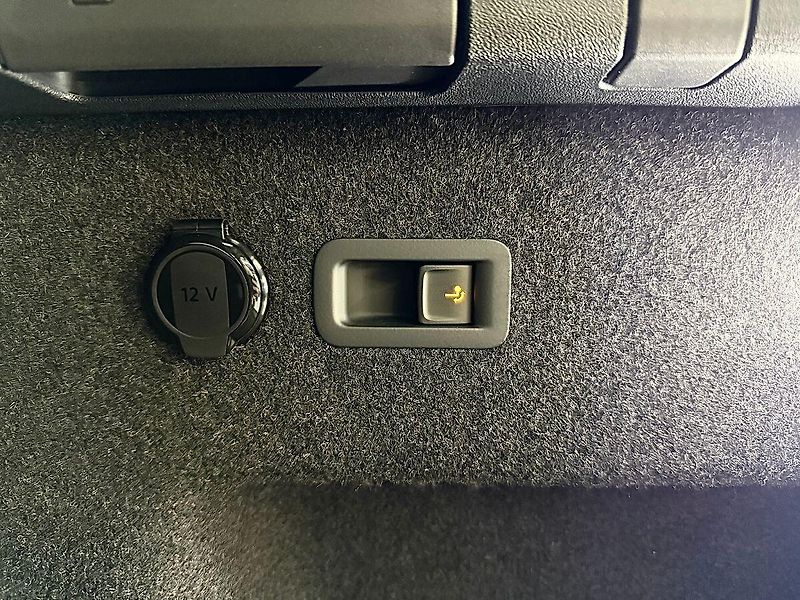 Škoda Kodiaq 2.0TDI DSG 4X4 SPORTLINE, WEBA - fotka 30 z 33
