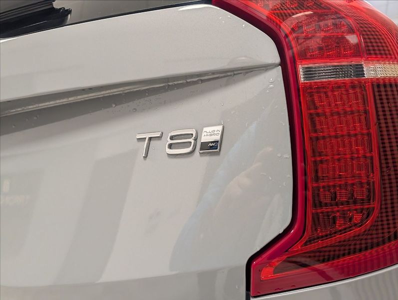 Volvo XC90 T8 Plus Dark Recharge AWD - fotka 11 z 39