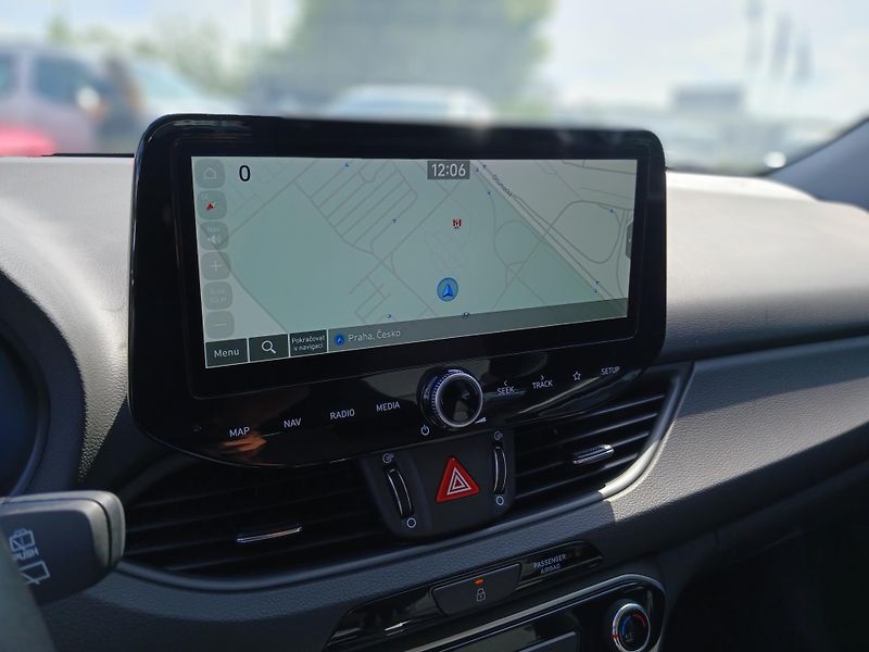 Hyundai i30 1,0 T-GDI DCT - fotka 14 z 18