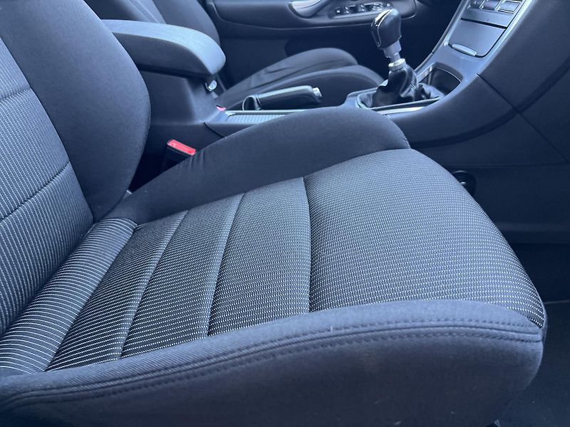 Ford Mondeo Titanium 2.2TDCi 147kw KAMERA - fotka 33 z 41
